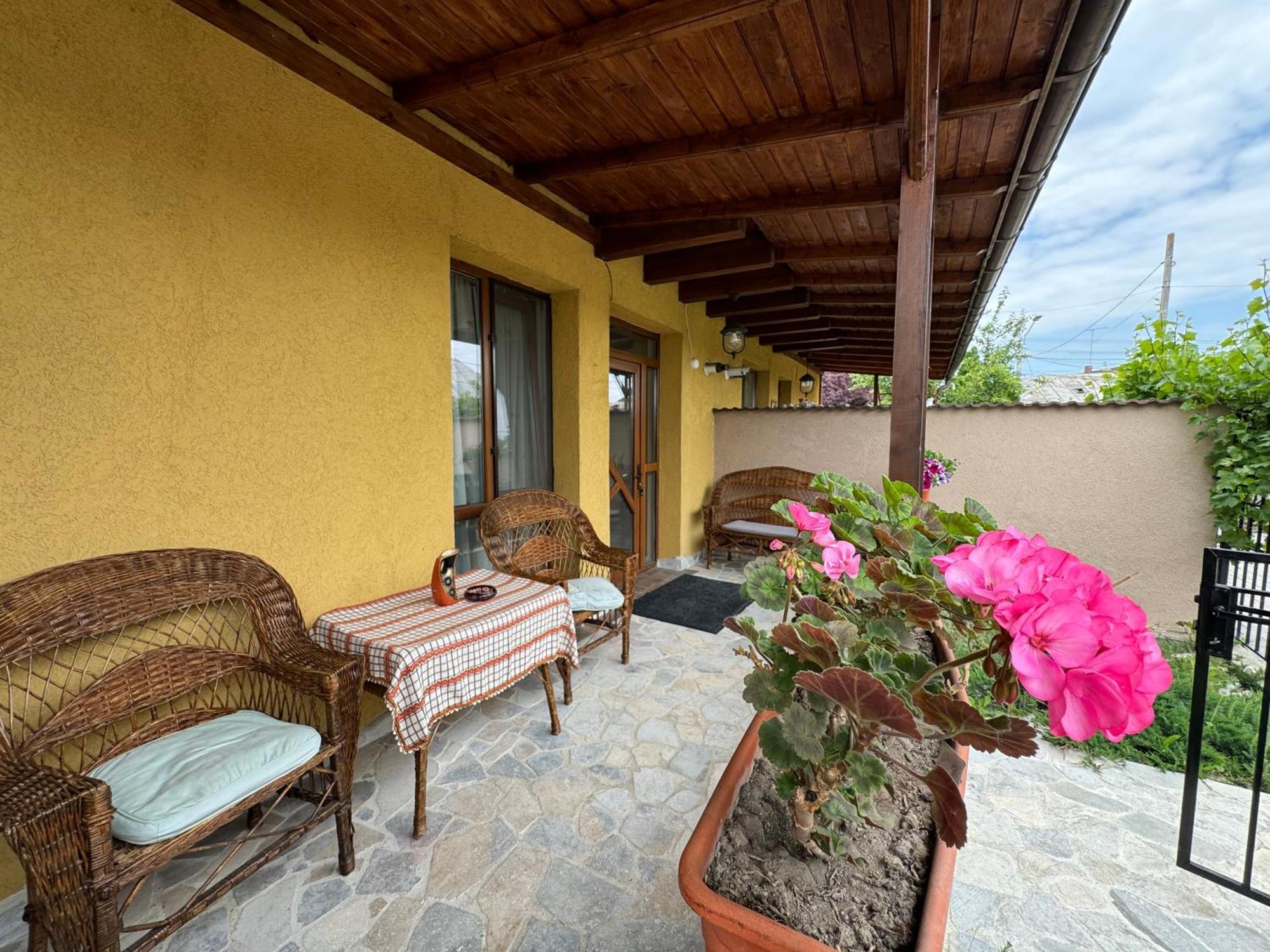 Hotel Casa Smarald Turda Noua Extérieur photo